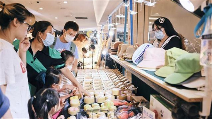 夜经济点亮杭城 银泰百货奇妙夜3天引数千人打卡